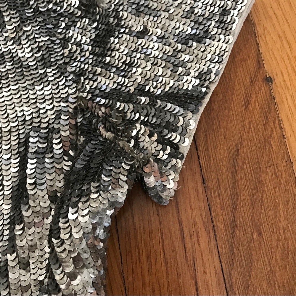 🚨Alice + Olivia Sarita Gold Sequin Crop Top🚨 - Picture 6 of 8